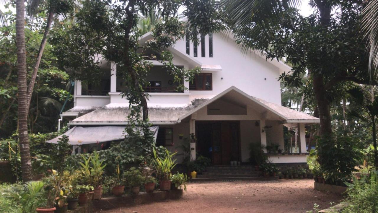 Shruthi'S Aarohi-Nature'S Retreat Mulappilangad Exterior photo